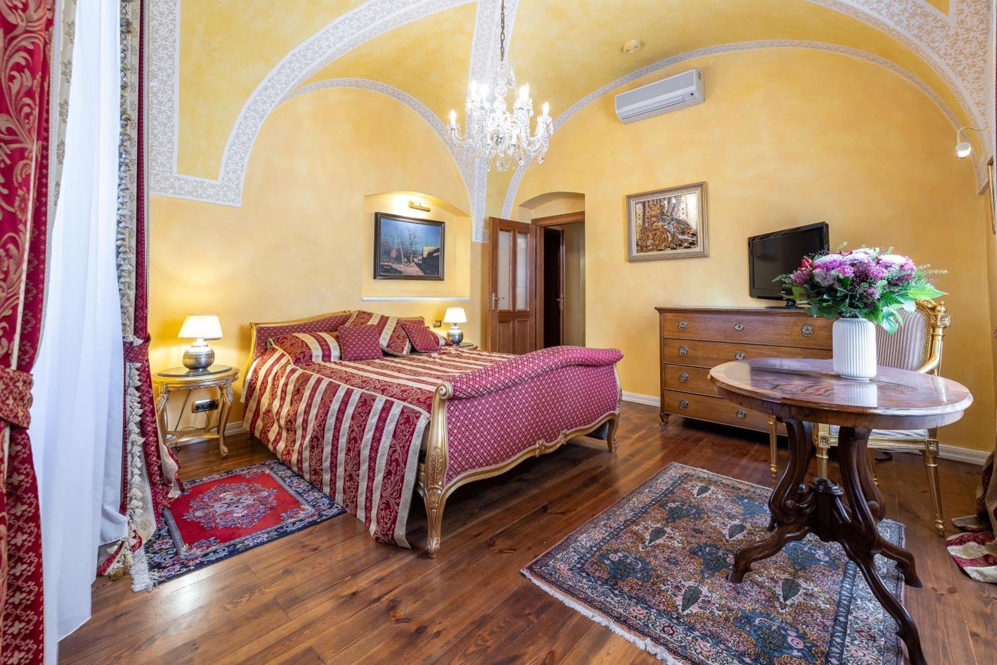 Nosticova Heritage Aparthotel *